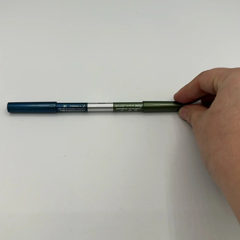 new Formula Z happy stick dual ended eyeliner - sky blue & emerald green